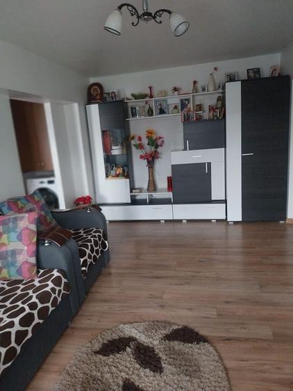Apartament cu 2 camere semidecomandat în Unirii Sud