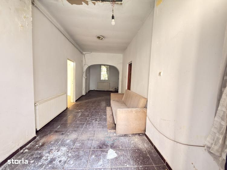 Casă cu 3 camere cu Canalizare în Central