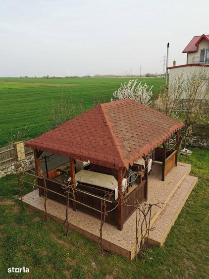 Casă cu 4 camere cu Teren 1000 Mp în Central