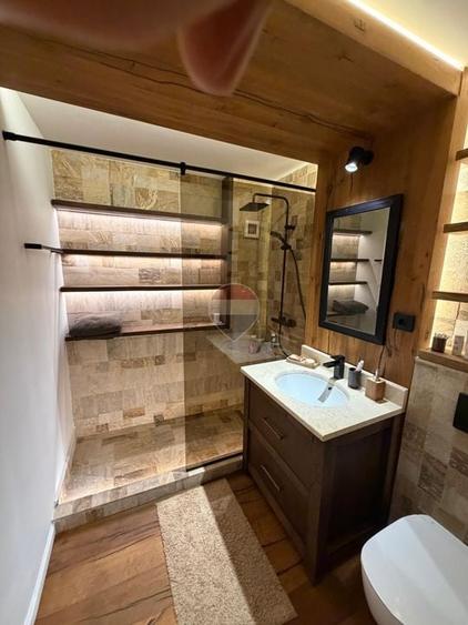 Apartament cu 2 camere decomandat, mobilat în Central