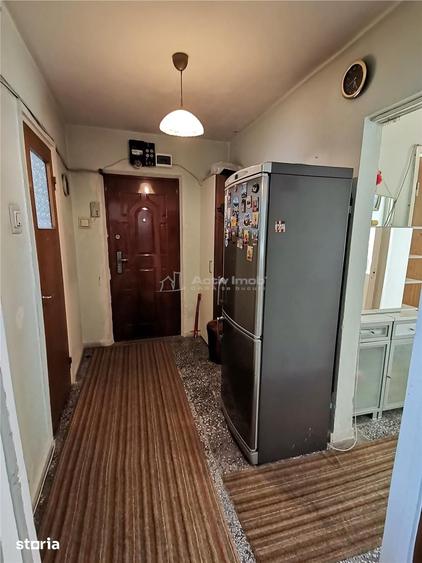 Apartament cu 3 camere decomandat în Alexandriei