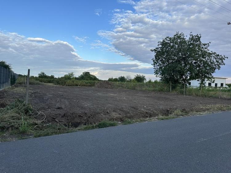 Teren de 829 mp, în Ogrăzile