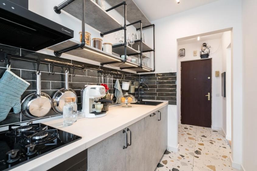 Apartament cu 2 camere semidecomandat, mobilat în Unirii