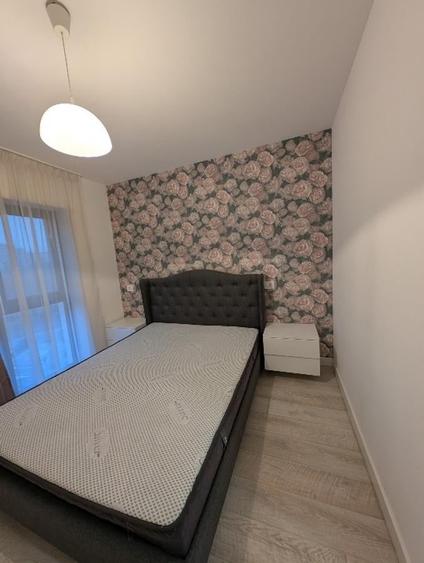 Apartament cu 2 camere semidecomandat, mobilat în Pajura