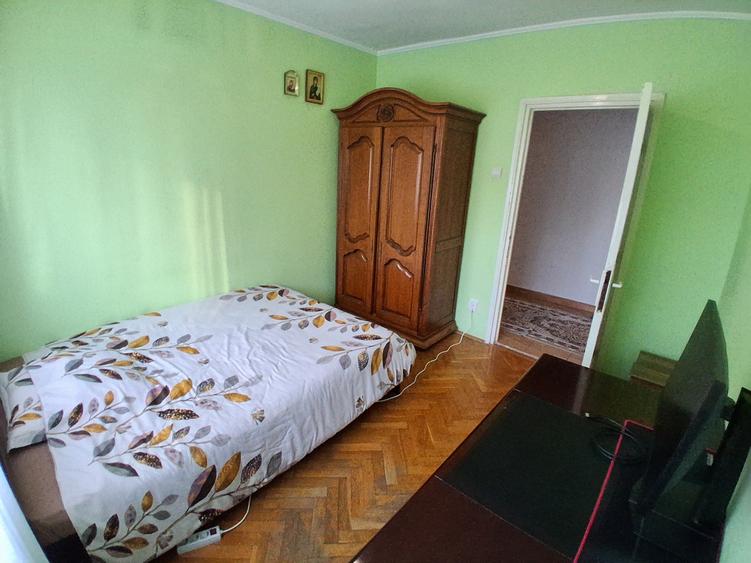 Apartament cu 3 camere decomandat în Centru Civic