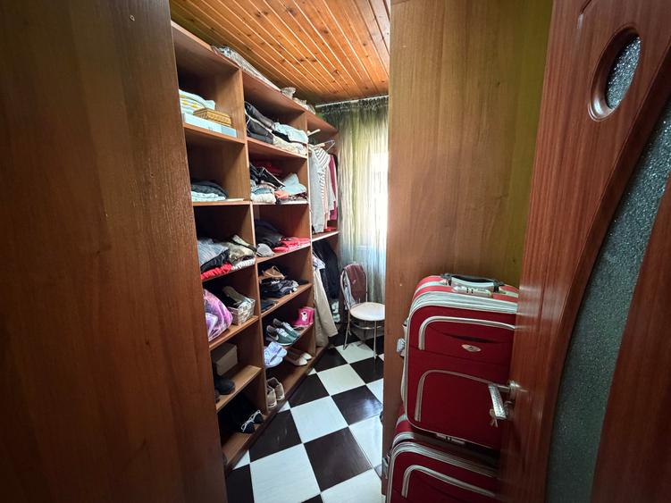 Duplex cu 4 camere cu Canalizare în Metalurgiei