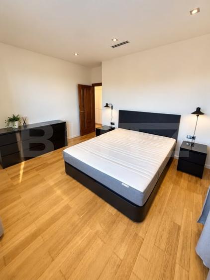 Apartament cu 3 camere semidecomandat, mobilat în Florești