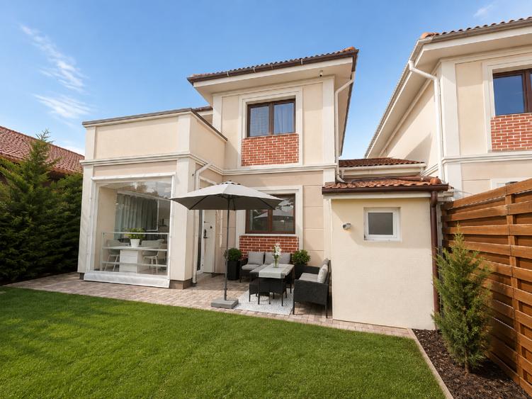 Duplex cu 4 camere cu Canalizare în Dumbrăvița