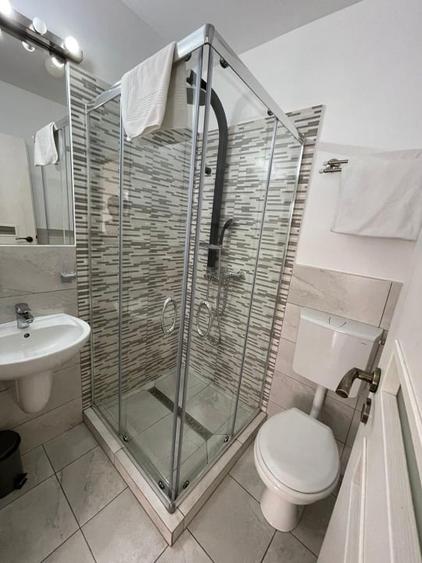 Apartament cu 3 camere decomandat, mobilat în Ultracentral