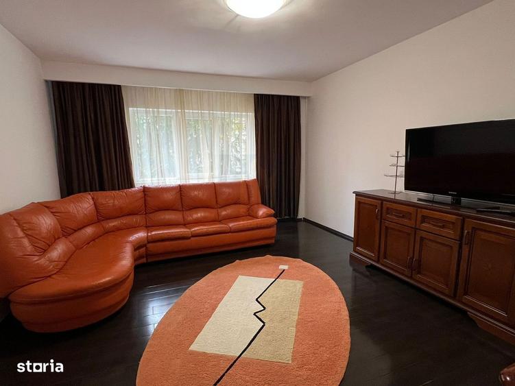 Apartament cu 3 camere decomandat, mobilat în Victoriei