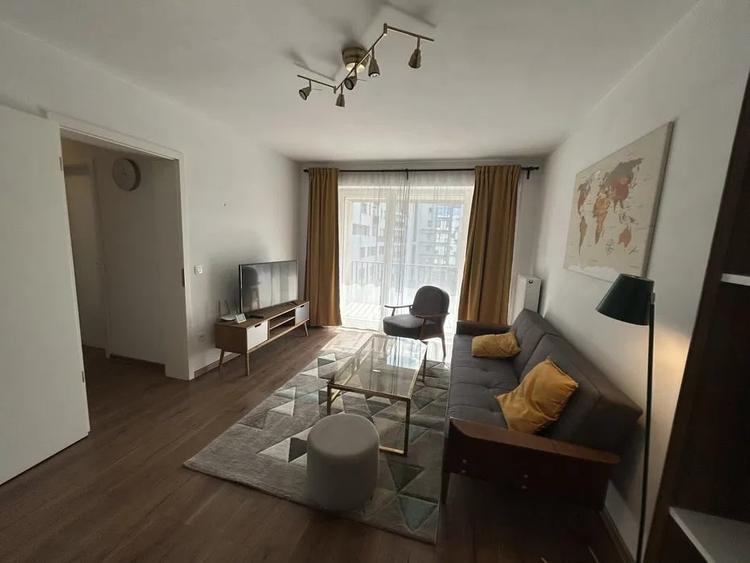 Apartament cu 2 camere decomandat în Tractorul