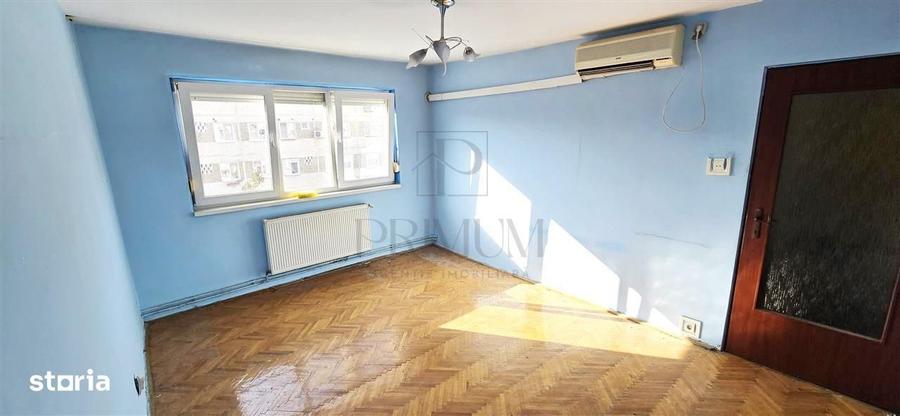 Apartament cu 4 camere semidecomandat, mobilat în Dacia