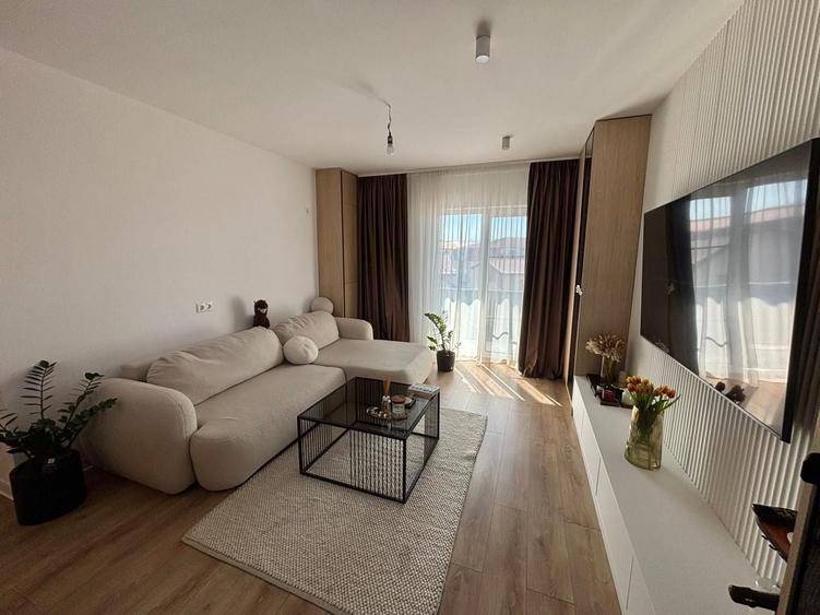 Apartament cu 3 camere semidecomandat în Șelimbăr