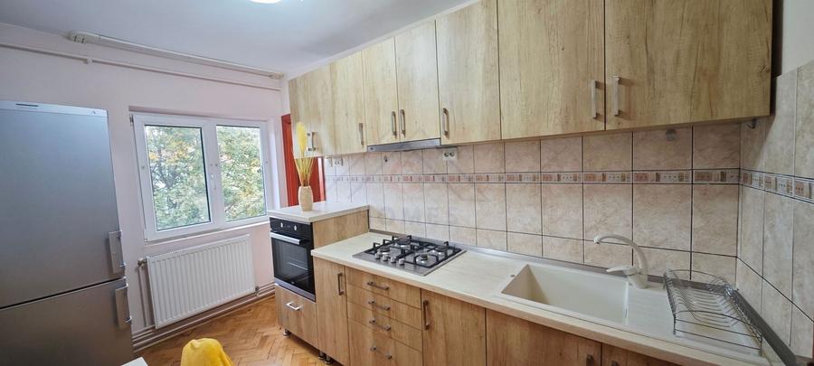 Apartament cu 2 camere decomandat, mobilat în Steaua