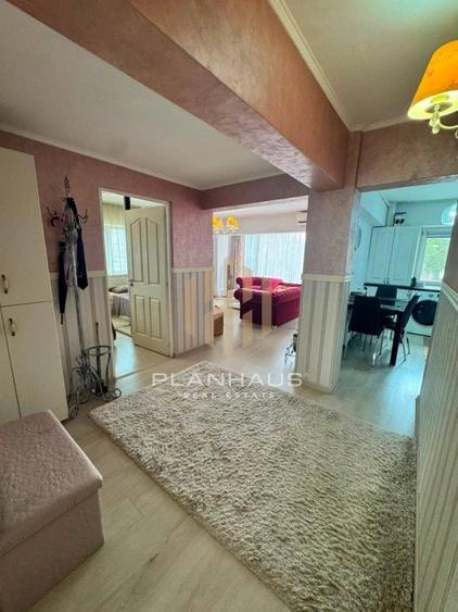 Apartament cu 3 camere decomandat, mobilat în Central