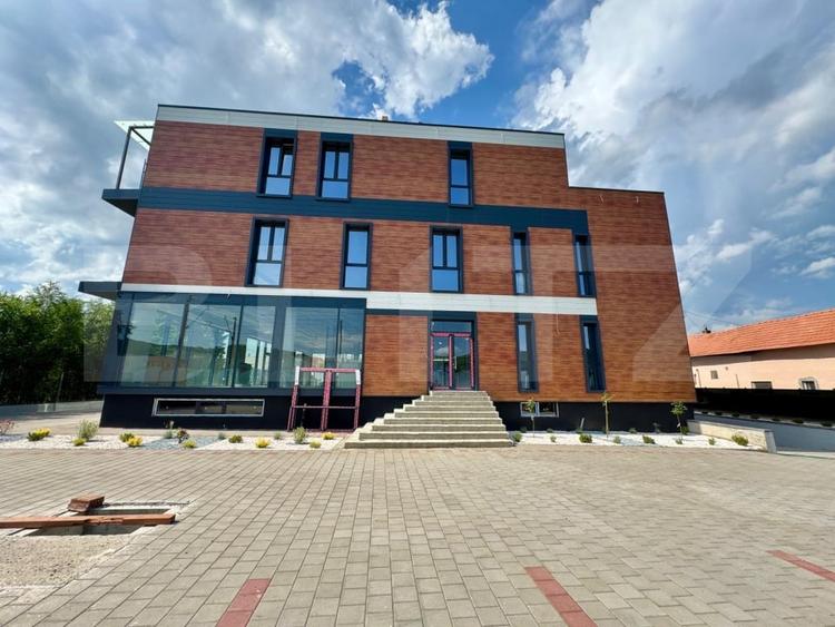 Spațiu comercial, de 1,400 mp, în Exterior Est