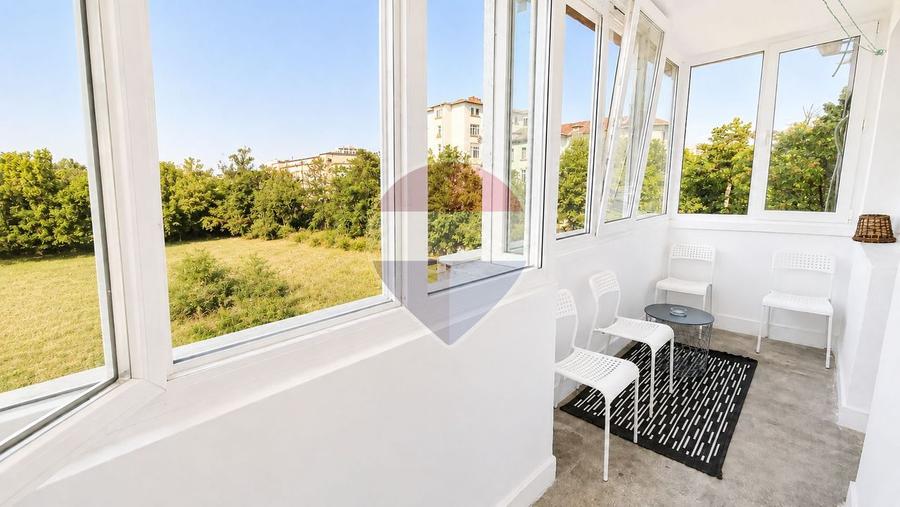 Apartament cu 3 camere semidecomandat, mobilat în Ștefan cel Mare