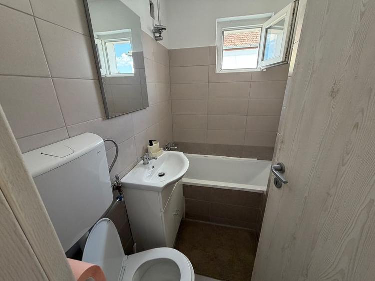 Apartament cu 2 camere semidecomandat, mobilat în Mihai Viteazul