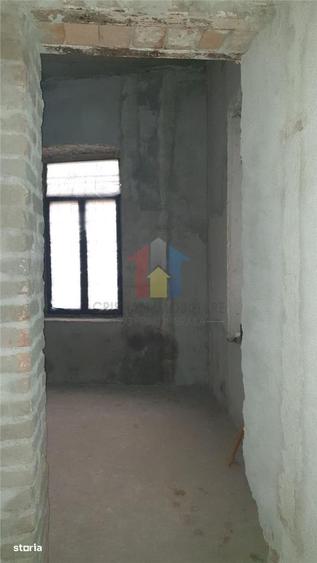 Casă cu 4 camere în Nicolae Bălcescu