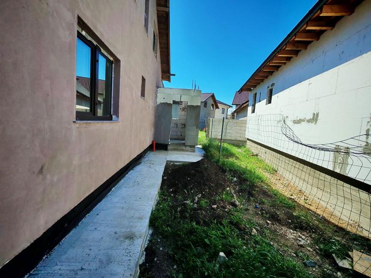 Casă cu 4 camere în Valu lui Traian