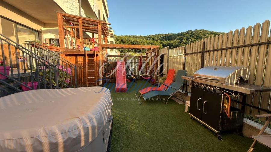 Apartament cu 3 camere semidecomandat în Florești