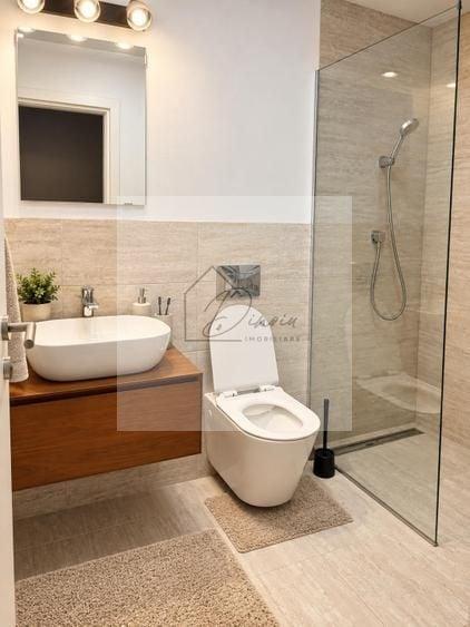 Casă cu 6 camere cu Piscina în Central