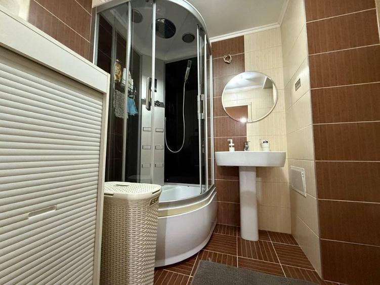 Apartament cu 3 camere decomandat în Avantgarden