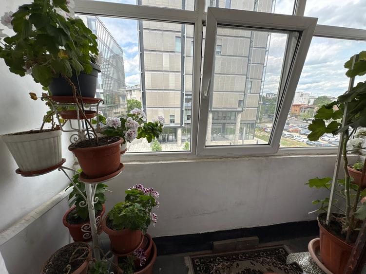 Apartament cu 4 camere în Gara de Nord