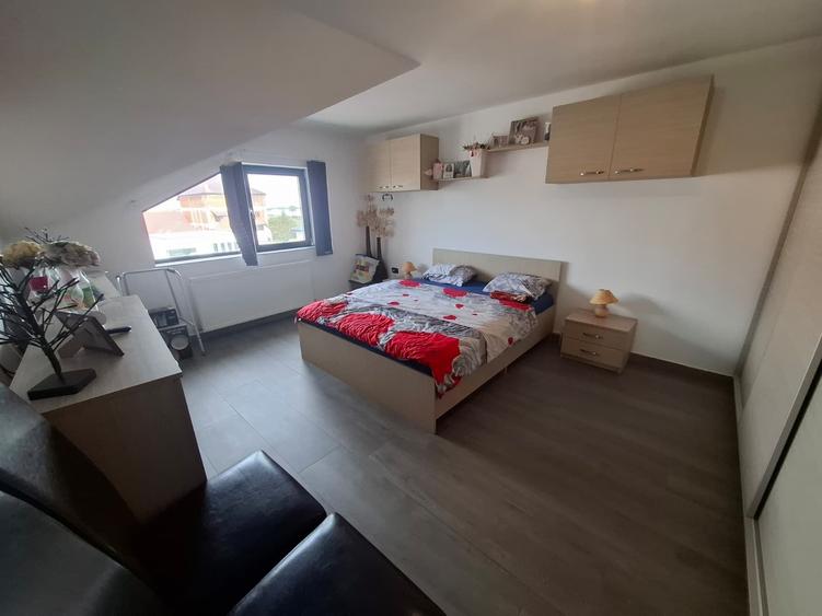 Apartament cu 2 camere semidecomandat în Pârneava