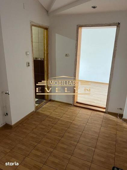 Casă cu 3 camere decomandat cu Teren 460 Mp în Central