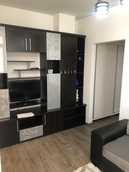 Apartament cu 2 camere semidecomandat în Tătărași