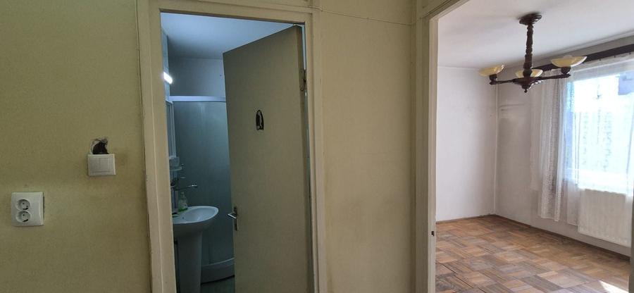 De vanzare ap.3 camere , cart. Tudor- str. Cutezantei - 3