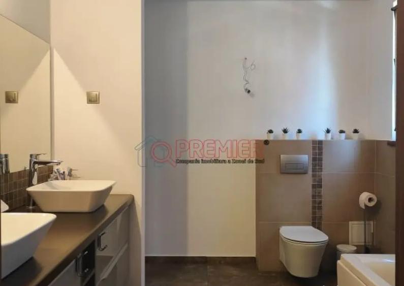 Casă cu 6 camere cu Teren 221 Mp în Obor