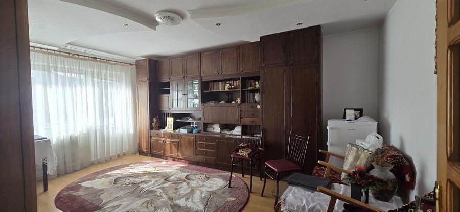 Apartament cu 3 camere decomandat în Fălticeni