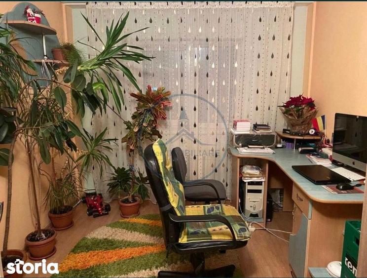 Apartament cu 4 camere decomandat, mobilat în Calea Moldovei