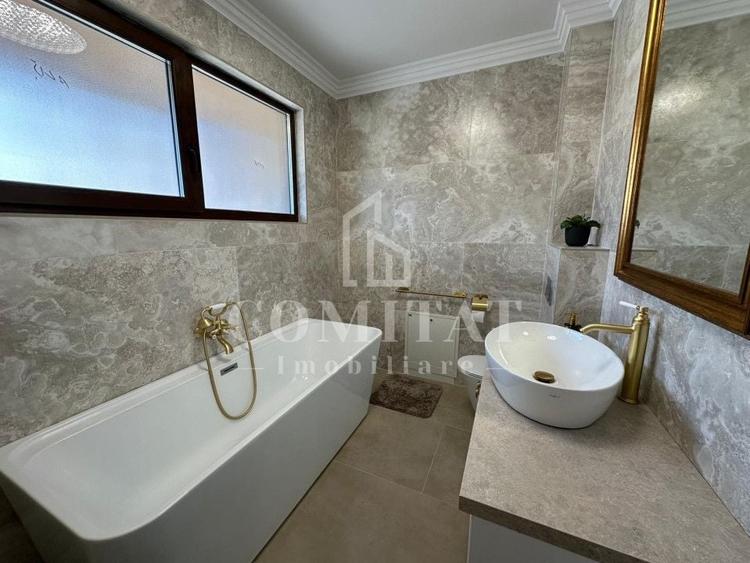 Duplex cu 5 camere cu Canalizare în Dezmir