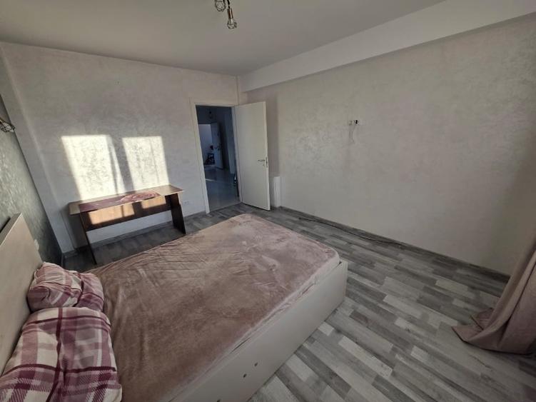 Apartament cu 3 camere semidecomandat, mobilat în Valea Lupului