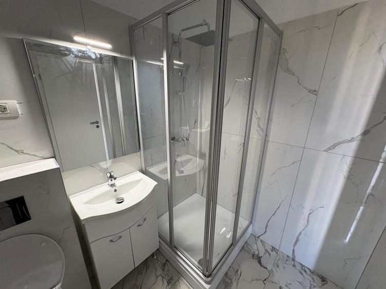Apartament cu 3 camere decomandat în Universitate