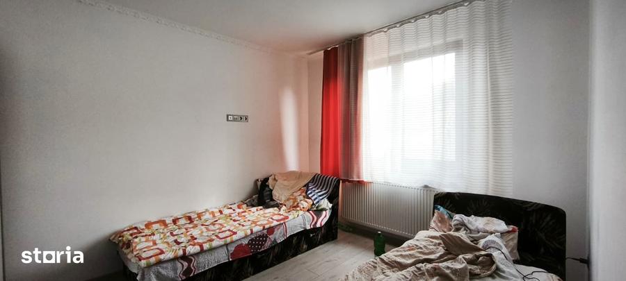 Casă cu 6 camere cu Teren 500 Mp în Criș