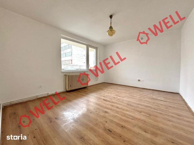 Apartament cu 3 camere decomandat în Sud