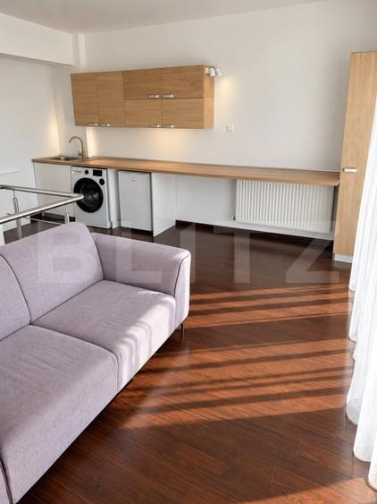 Apartament cu 4 camere semidecomandat, mobilat în Bună Ziua