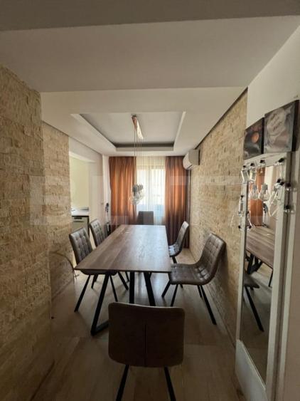 Apartament cu 3 camere decomandat în Central