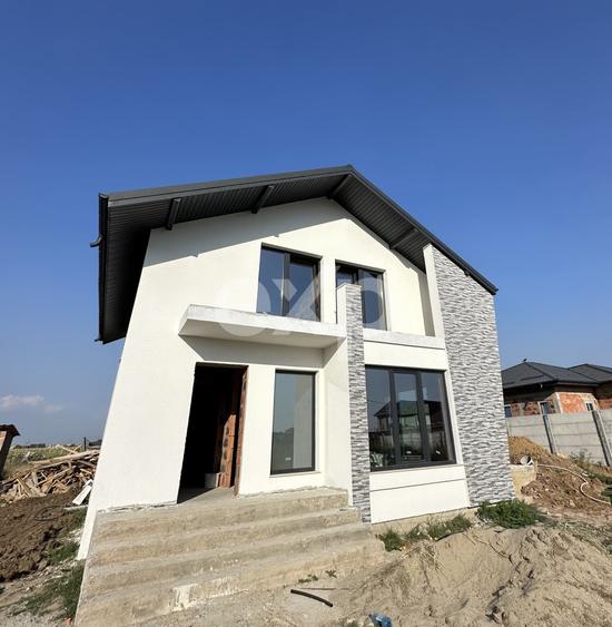 Casă individuală cu 4 camere cu Canalizare în Clinceni