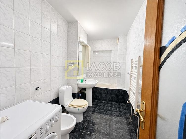 Apartament cu 3 camere decomandat în Bistrița Lac
