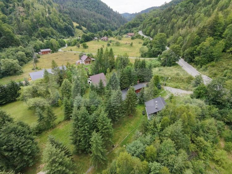Casă individuală cu 3 camere cu Canalizare în Valea Drăganului