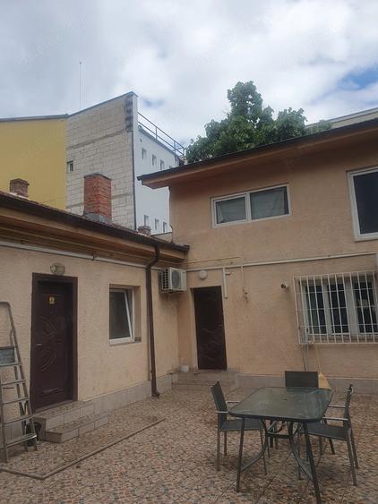 Casă cu Teren 960 Mp în Girocului