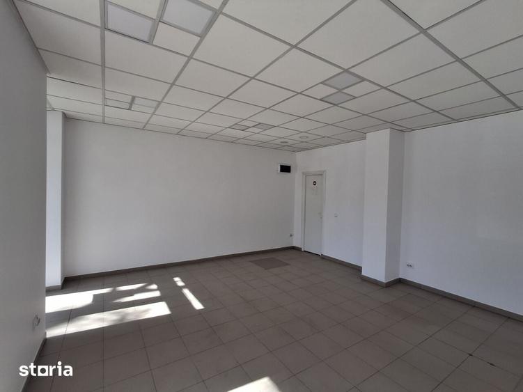 Spațiu comercial, de 72 mp, în Titan