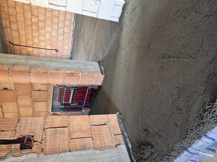 Casă cu Teren 350 Mp în Central