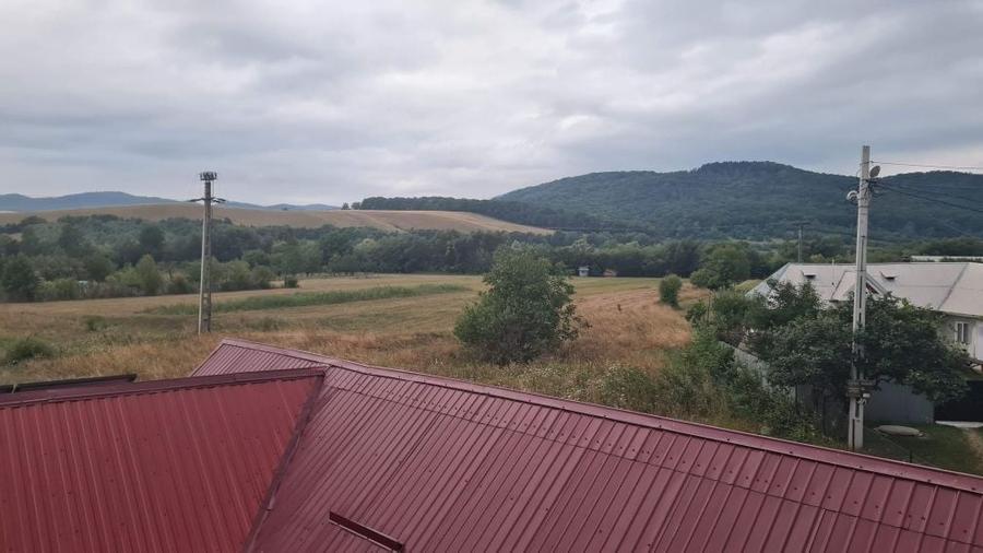 Casă cu 4 camere în Crăcăoani