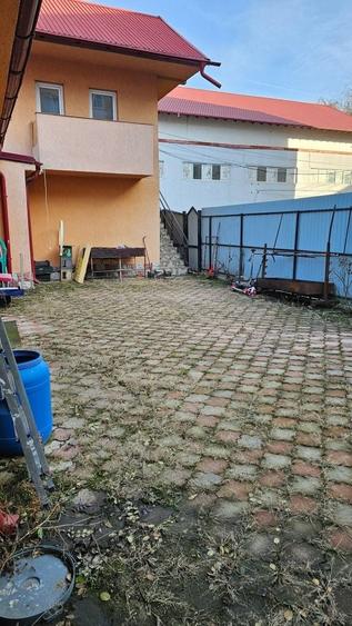 Spațiu comercial, de 400 mp, în Humulești